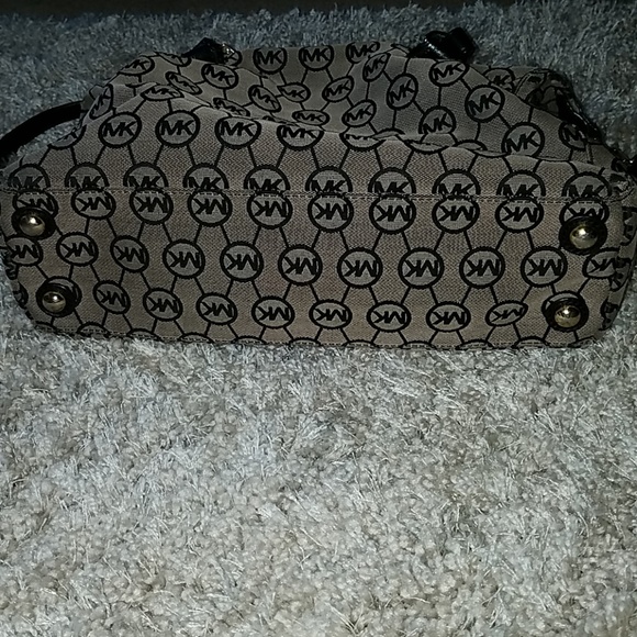 Michael Kors purse - Picture 5 of 6
